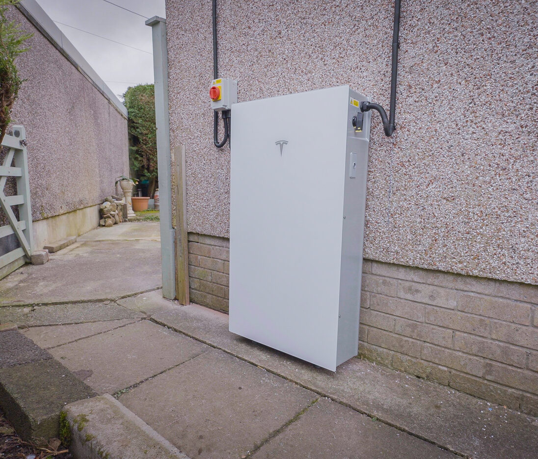 Wall-mounted home battery storage unit